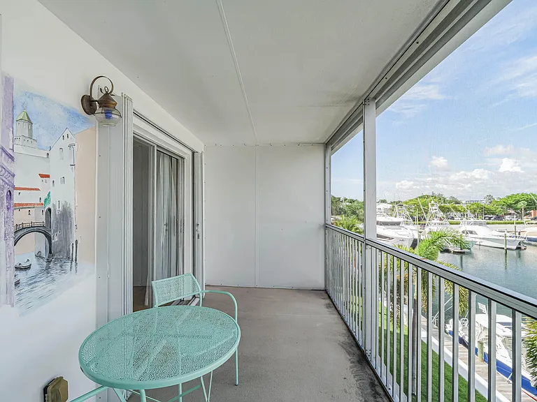 37 Yacht Club Dr #310 — Photo 25