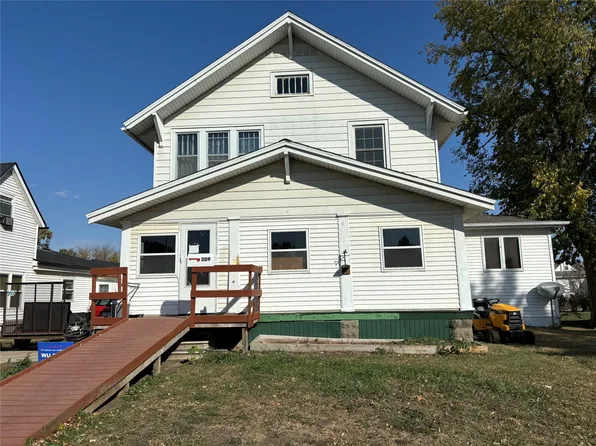 309 SW Kent St, Greenfield, IA 50849