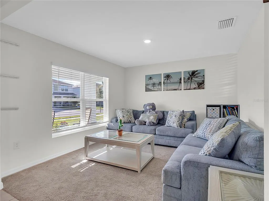 5 bed, 3.0 bath, 2674 sqft, $2,650 — Photo 3