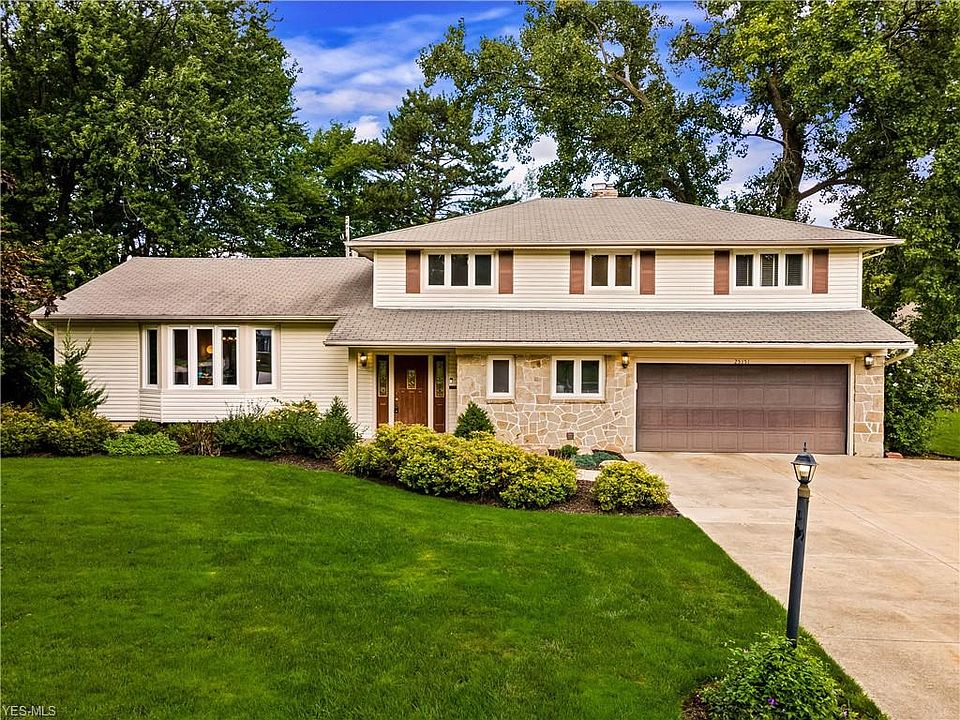 1st image of 25151 Hilltop Dr
