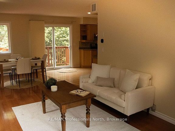5th image of 18 Heritage Crescent Hls