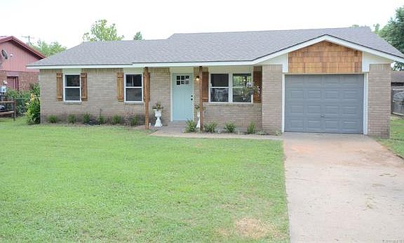 2nd image of 502 E Wood Pl