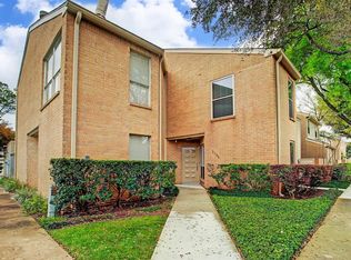 2152 Augusta Dr, Houston, TX 77057