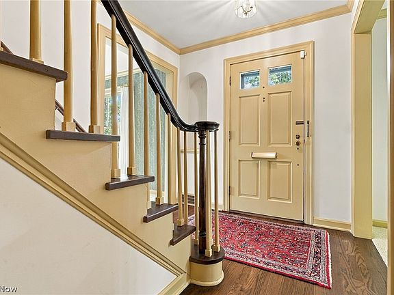 2nd image of 302 Summit St SW