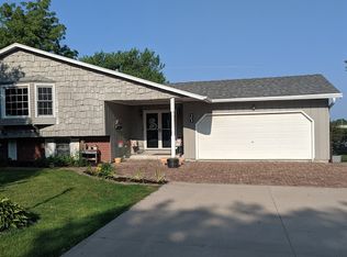 101 Prairie Hill Rd, Blue Grass, IA 52726