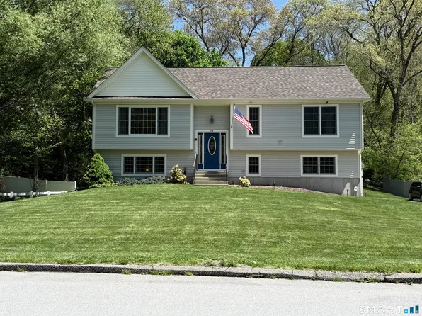 29 Carey Lane, Norwich, CT 06360