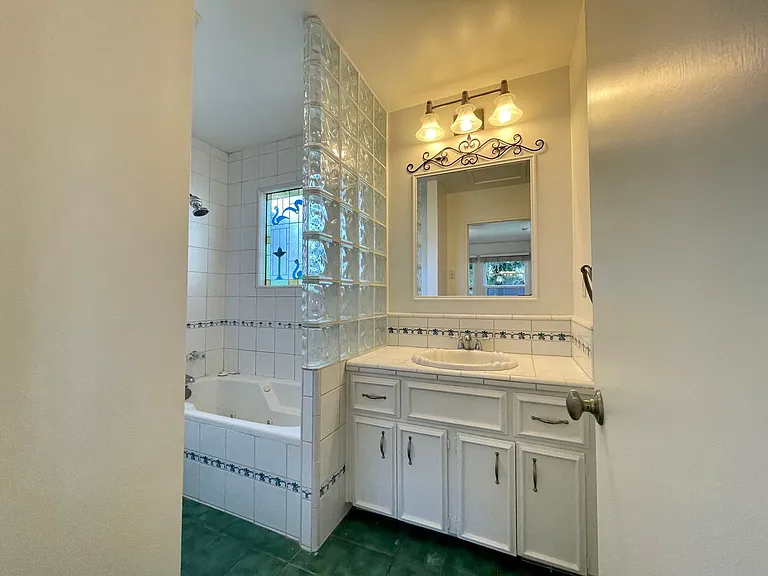 934 Fountain Ave — Photo 16