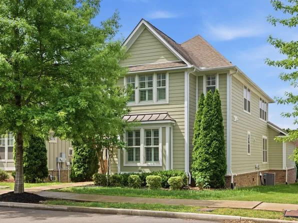 2776 Americus Dr, Thompsons Station, TN 37179