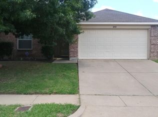 10901 Fawn Valley Dr, Fort Worth, TX 76140