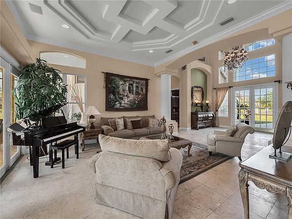 5th image of 898 Oak Park Dr