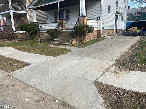 3rd image of 1011 E 130th St