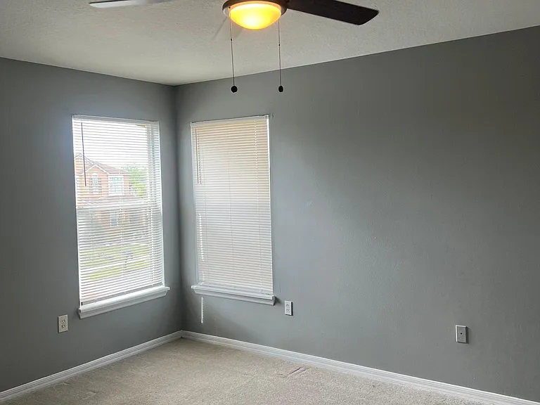6619 Mangrove Chase Ave — Photo 2