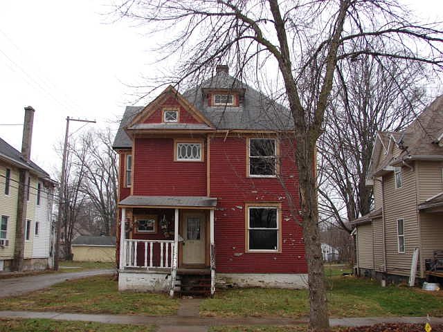 1st image of 317 N 2nd St