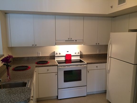 2nd image of 13800 NE 3rd Ct APT 305