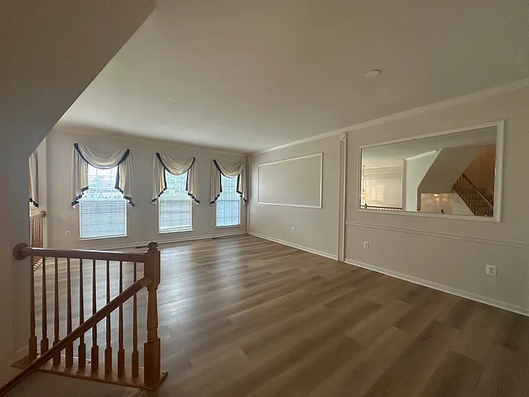 8359 Regal Oak Ct — Photo 7
