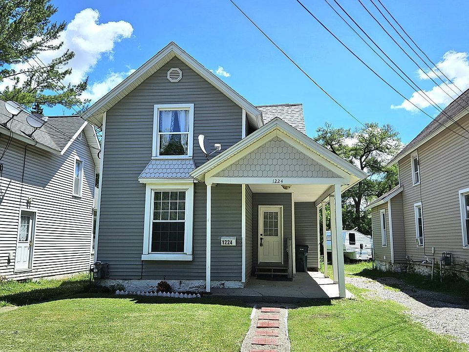 1st image of 1224 N Capitol Ave