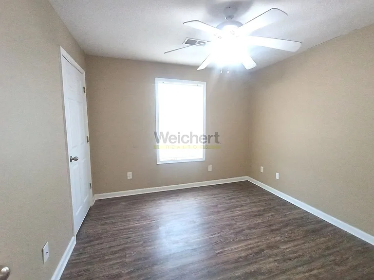 202 E Baldwin St — Photo 7