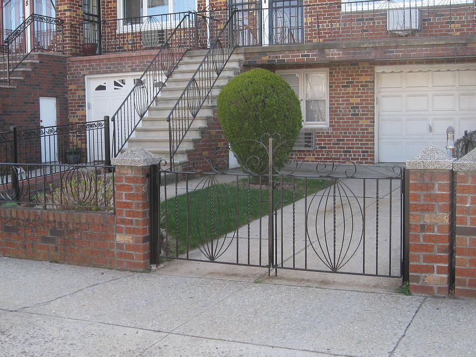 2nd image of 1306 E 93rd St