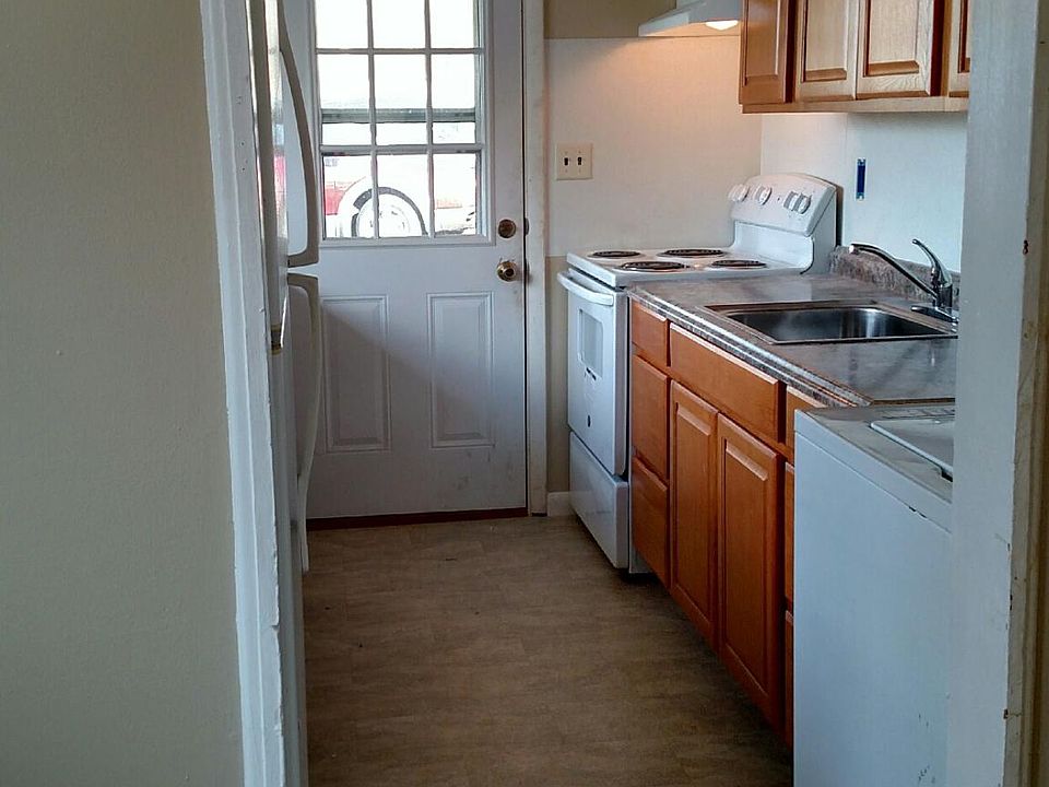 2nd image of 5 W Stephen Dr