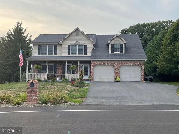 45 Independence Dr, Shippensburg, PA 17257