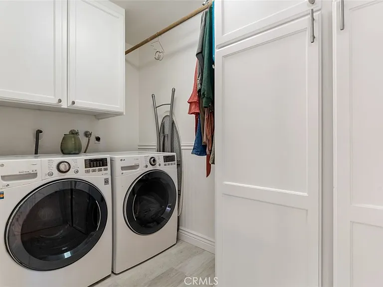 499 Nyes Pl — Photo 18