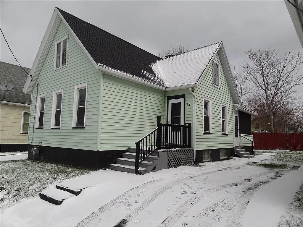 18 Immel St photo 1