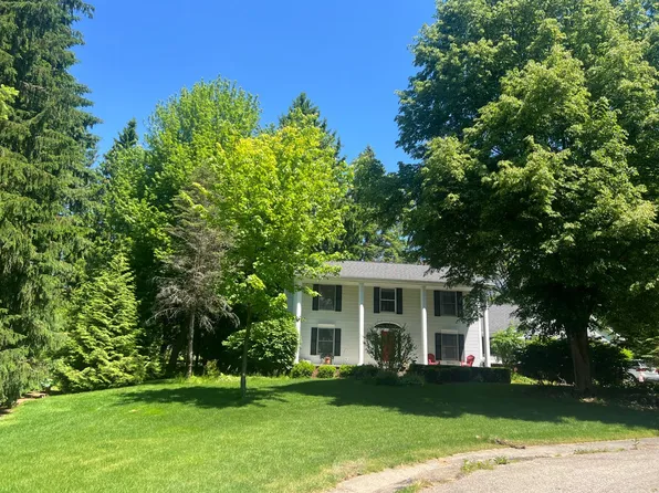 6460 Pine Valley Ct, Clarkston, MI 48346
