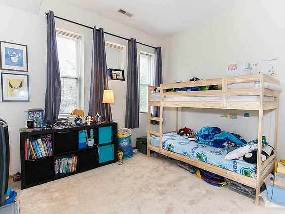 4th image of 626 W Buckingham Pl #2