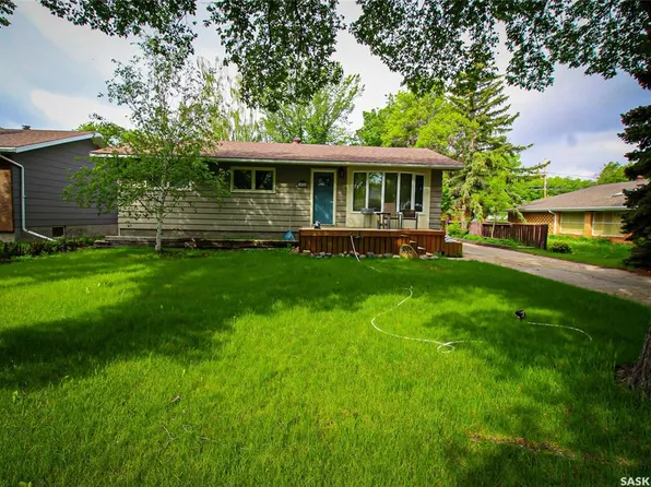 851 2nd STREET E, Shaunavon, SK S0N 2M0