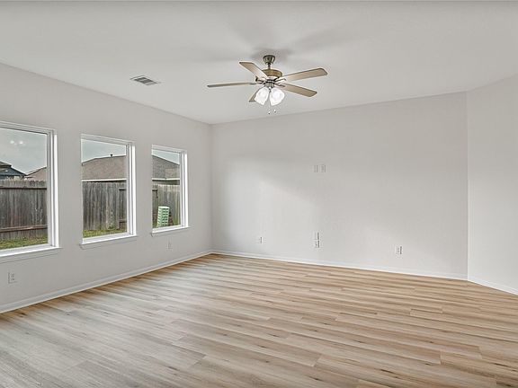 4th image of 10511 Kings River Dr