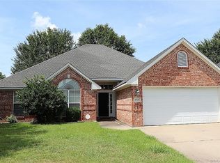 6025 Whitney Dr, Bossier City, LA 71111