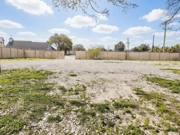 11211 Kitty Brook Dr, Houston, TX 77071