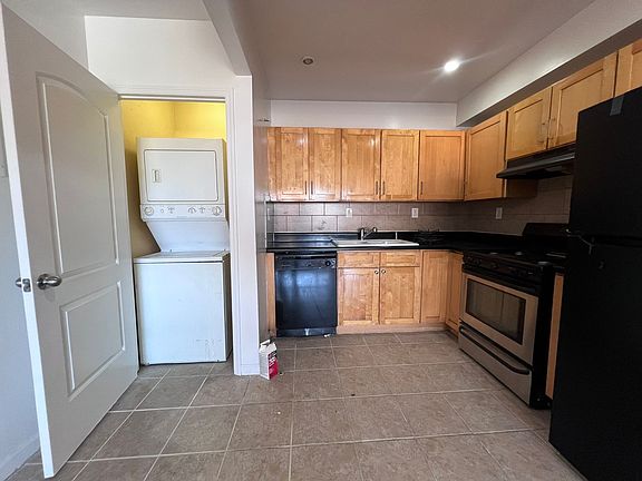 3rd image of 104-20 39th Ave #4