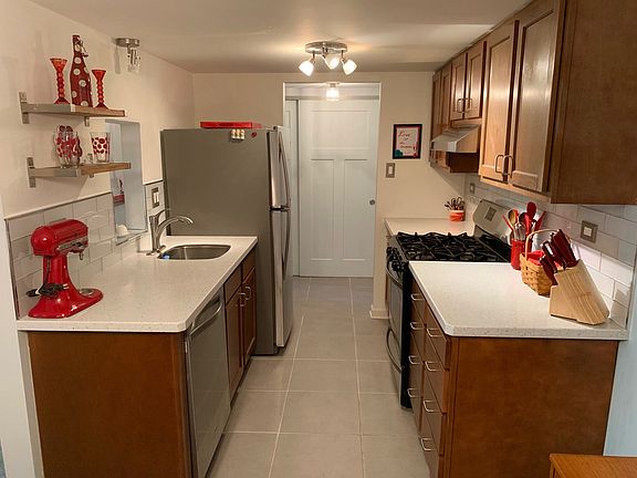 3rd image of 512 Redondo Dr APT 511