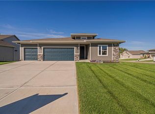 2100 Sycamore St, Leavenworth, KS 66048