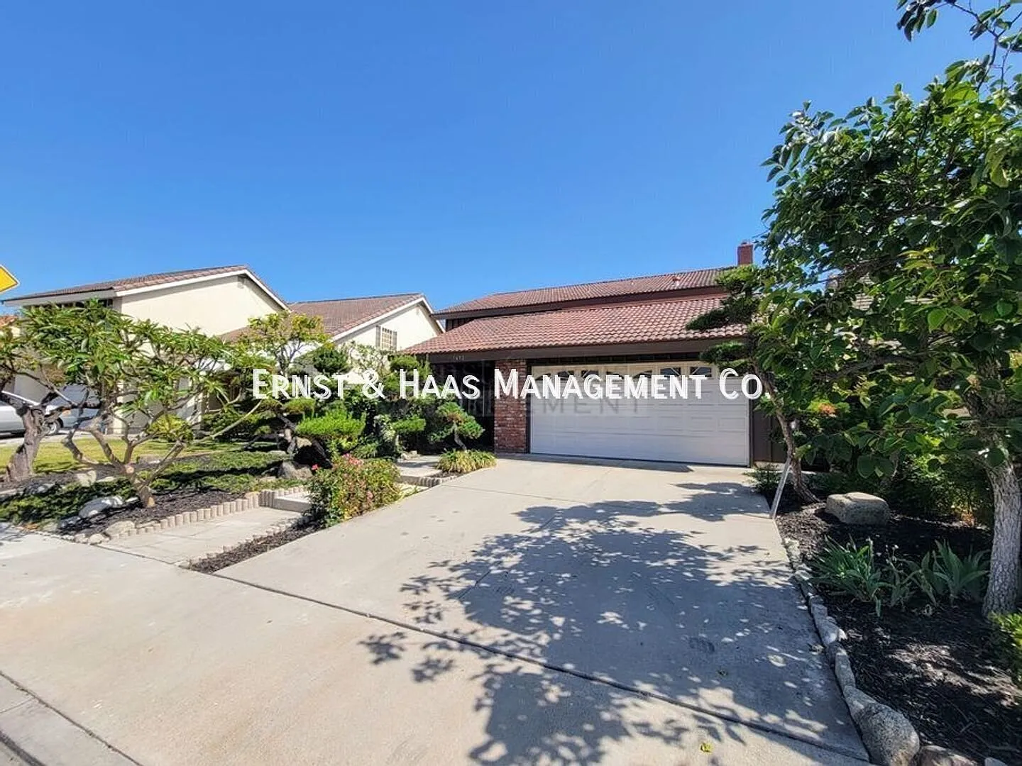 Beautiful 4-Bedroom, 2.5-Bathroom Executive Home in Prime La Palma Neighborhood! — Photo 1
