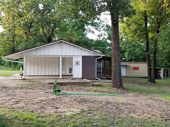 3rd image of 34 Aaron Ln