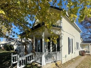 16 N Main St, Jeffersonville, OH 43128