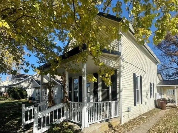 16 N Main St, Jeffersonville, OH 43128