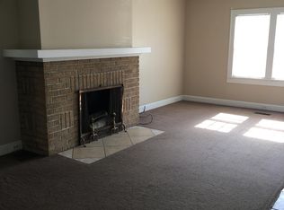 207 W South St, Warrensburg, MO 64093