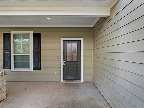 3rd image of 4309 Nagle St