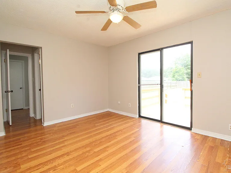 4630 Bellview Ave #B — Photo 15