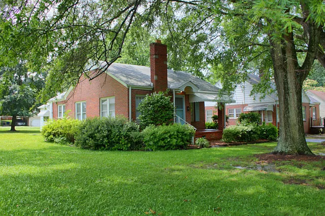 303 W Carver St — Photo 11