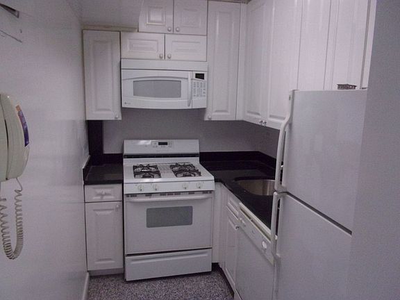3rd image of 245 E 63rd St APT 20M