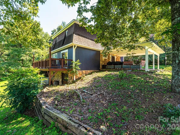 7721 Woodland Hills Rd, Hickory, NC 28602