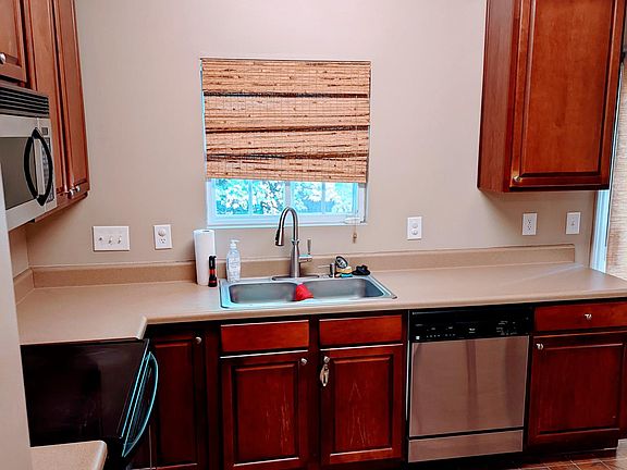 4th image of 40 Edgebrook Cir