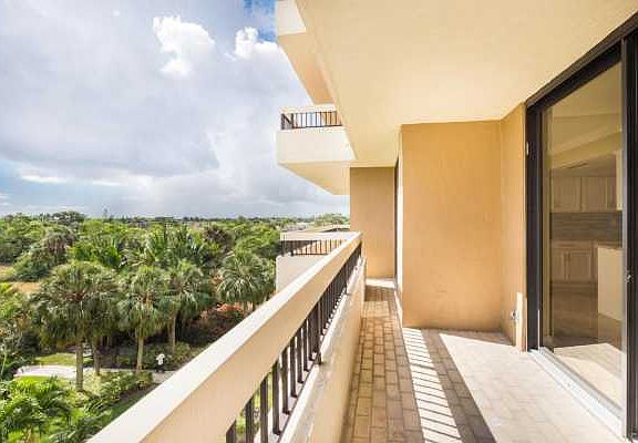Home For Sale In La Residence