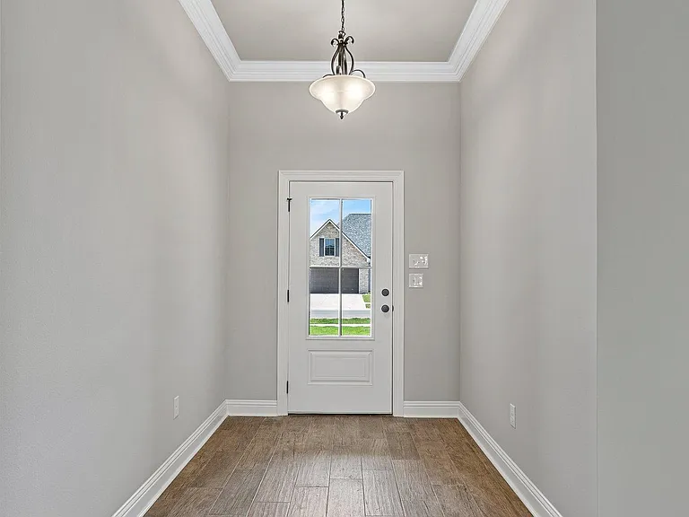 114 Saint Edmunds Way — Photo 5