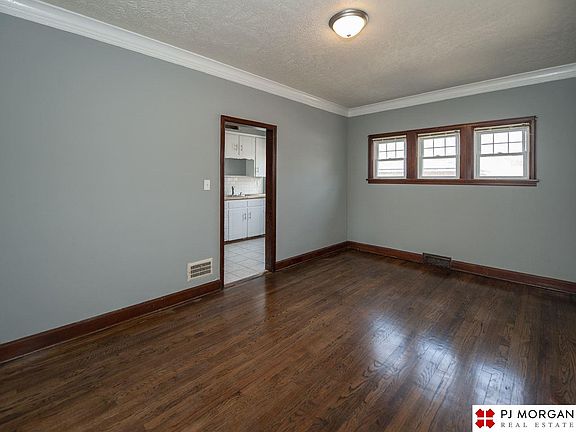 4th image of 5118 Leavenworth St
