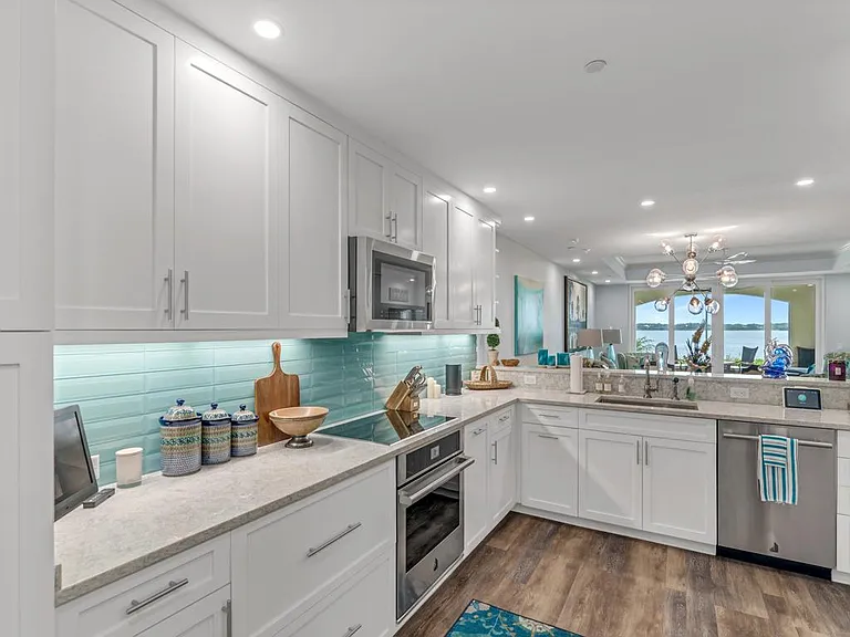 5250 E Harbor Village Dr #102 — Photo 3
